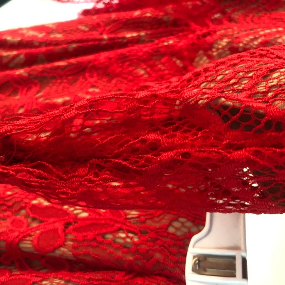 Red Lace Two Piece Set ANGL Size L - Picture 3 of 6